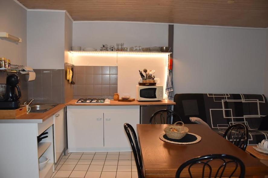 Maison De Village Appartement Rdc Avec Terrasse Gy Eksteriør billede